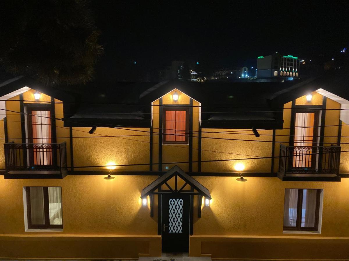 Borjomi Yellow Hotel 外观 照片