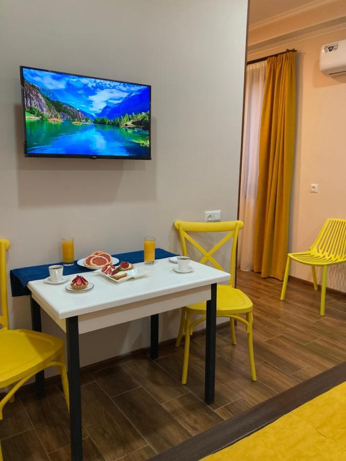 Borjomi Yellow Hotel 外观 照片