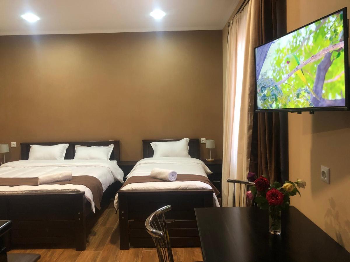 Borjomi Yellow Hotel 外观 照片