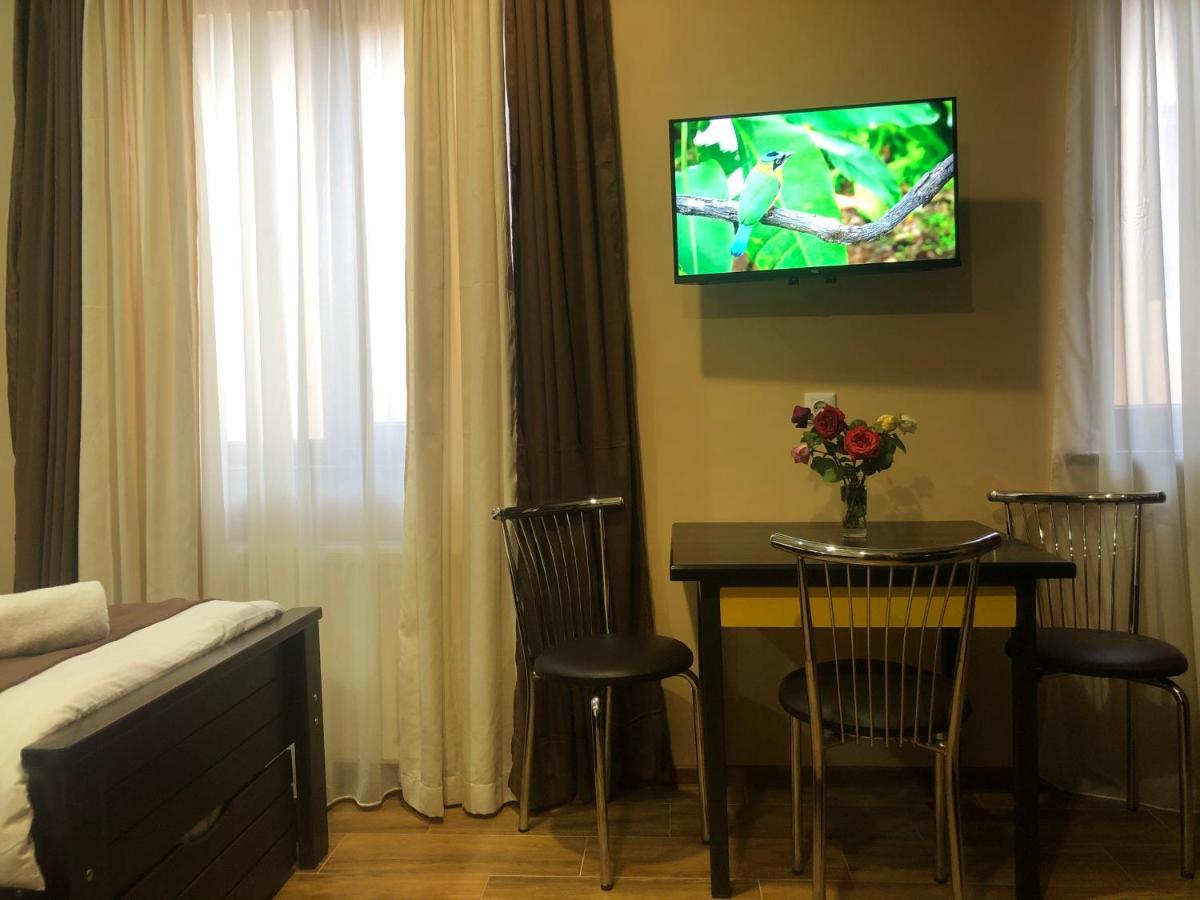 Borjomi Yellow Hotel 外观 照片
