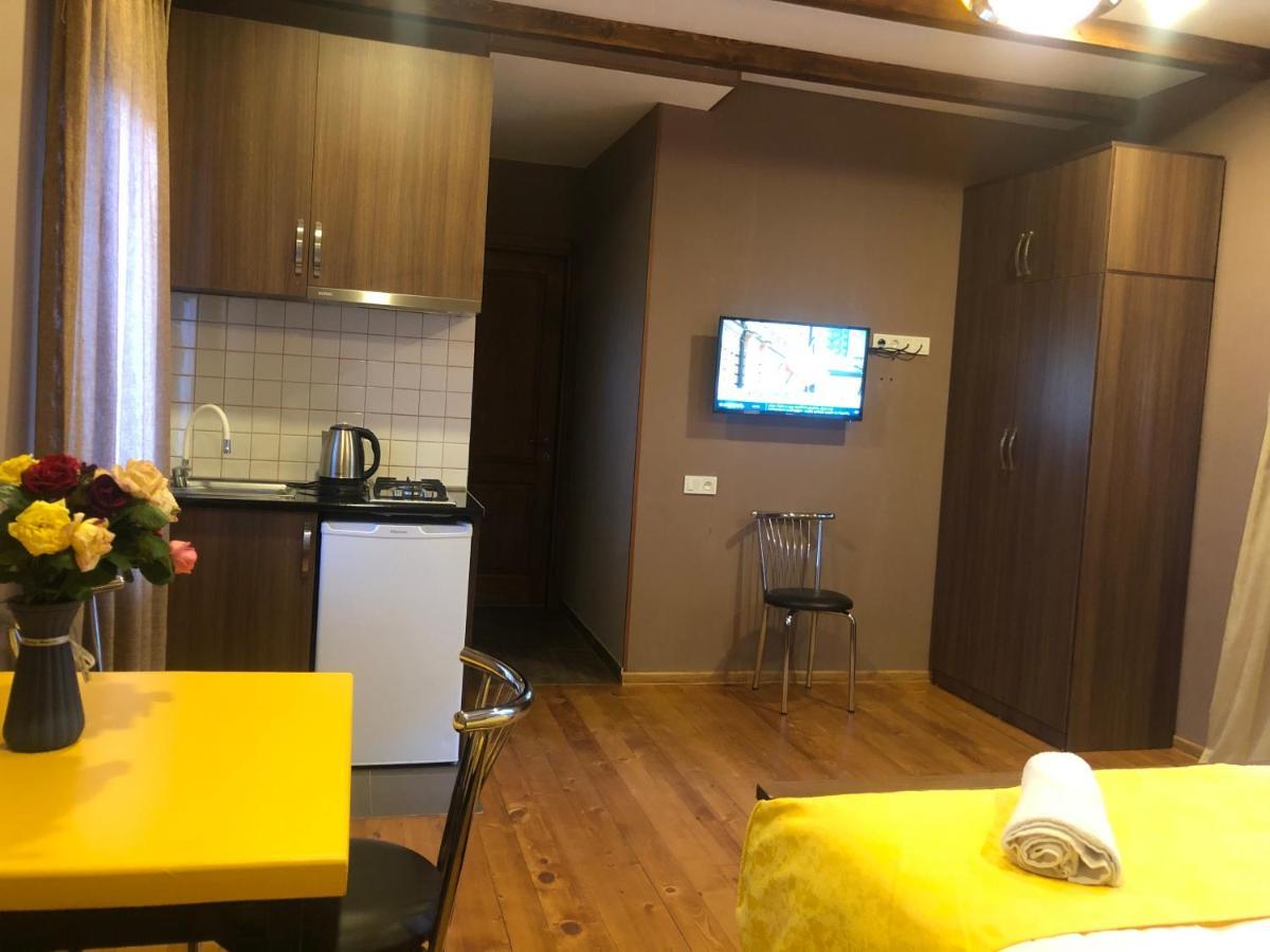 Borjomi Yellow Hotel 外观 照片