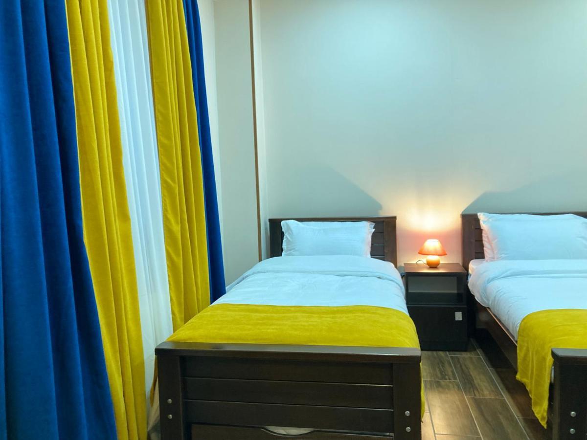 Borjomi Yellow Hotel 外观 照片