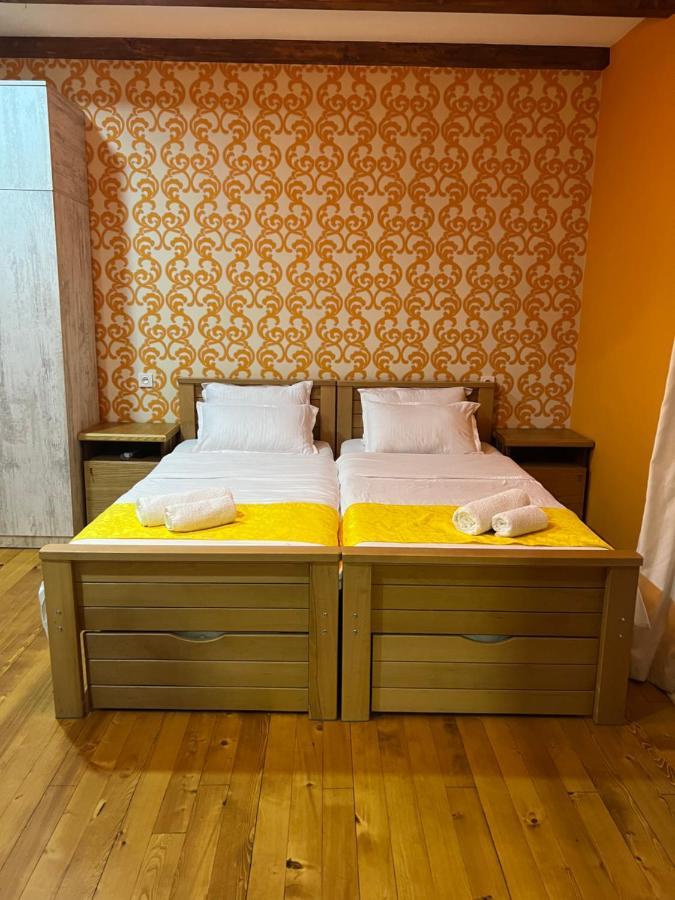 Borjomi Yellow Hotel 外观 照片
