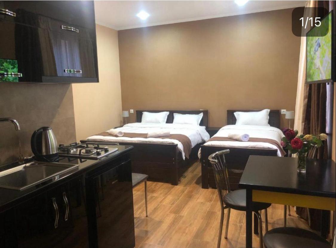 Borjomi Yellow Hotel 外观 照片