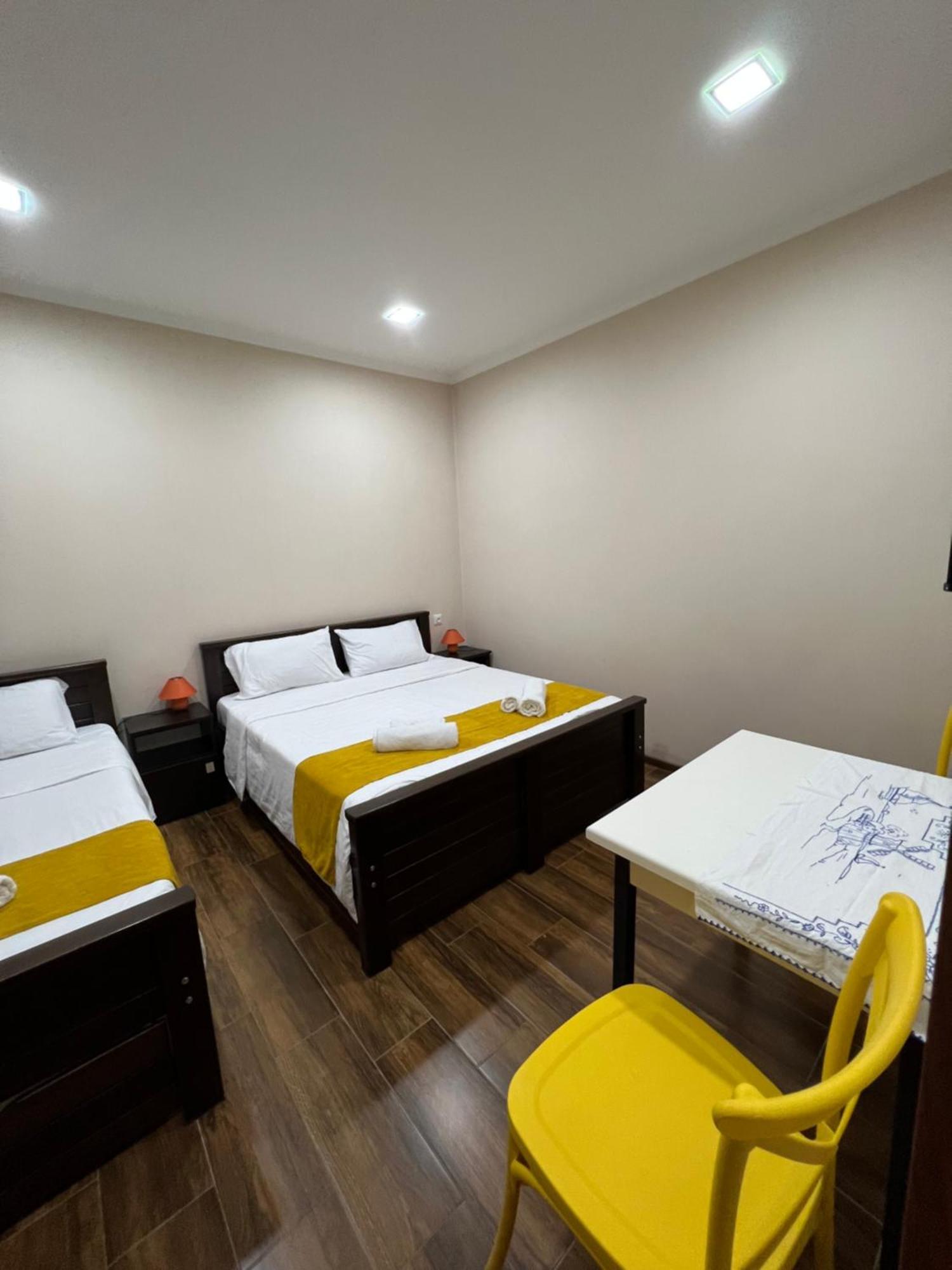 Borjomi Yellow Hotel 外观 照片
