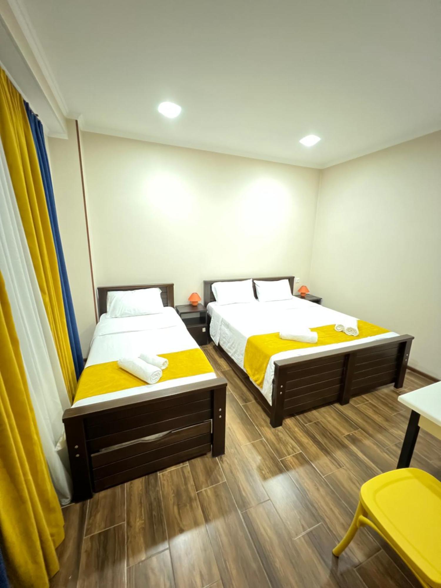 Borjomi Yellow Hotel 外观 照片